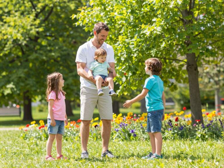 A családos férfiak tovább élnek? Kutatások az apaság és a szív- és érrendszeri egészség kapcsolatáról