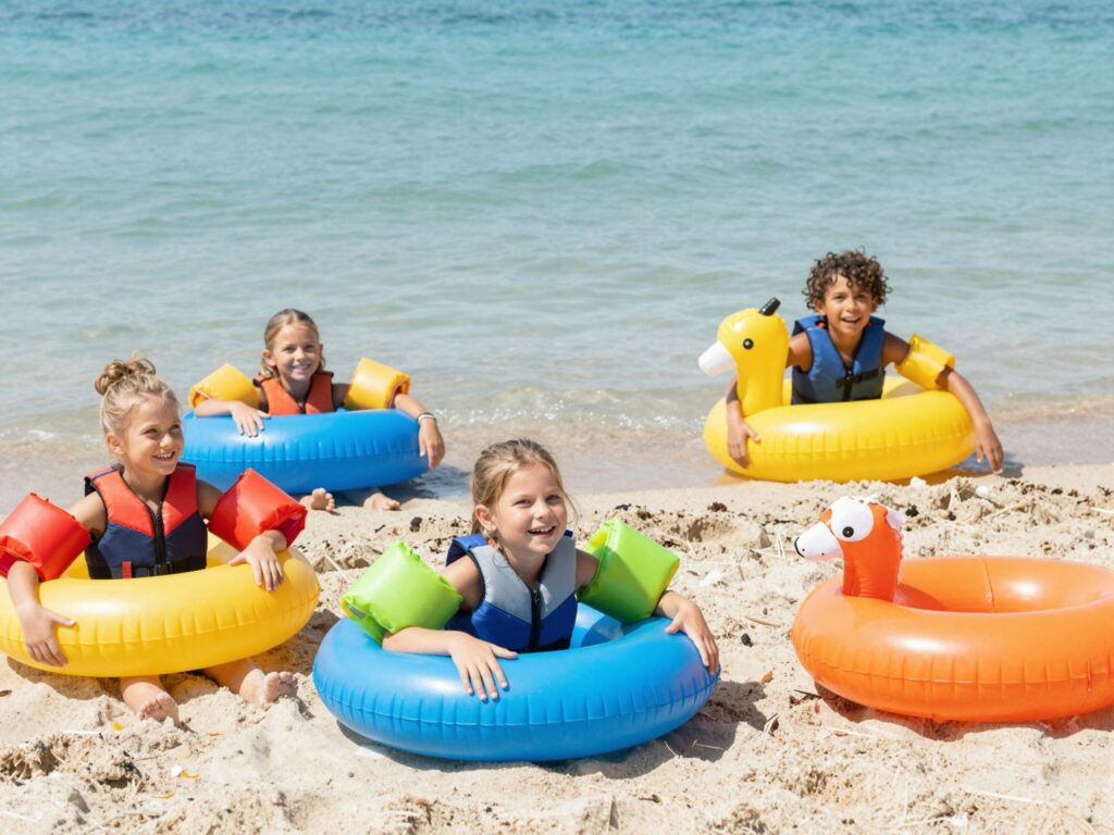 Úszógumi-körkép: a karúszótól a mentőmellényig, melyik mit tud és mikor ajánlott?