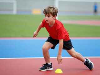 A túlzásba vitt sport veszélyei: mikor válik a mozgás ártalmassá a gyerek számára?