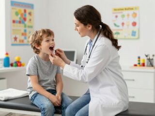 Miből tudhatod, hogy a gyerekednek mononukleózisa van és nem csak torokgyulladása?