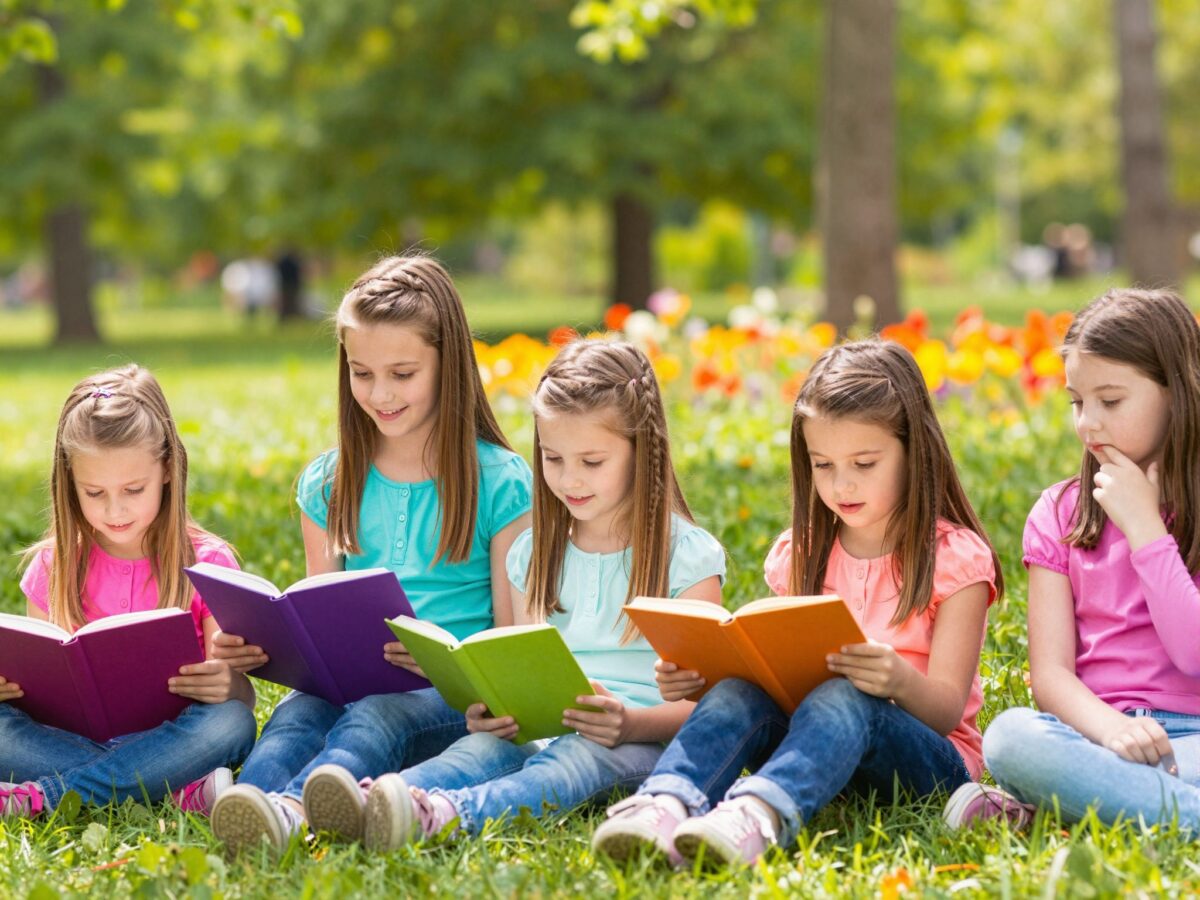 A lányok növekedésének biológiája: hány éves korig és milyen ütemben zajlik?