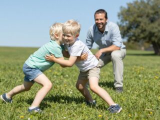 „Bunyózni is tudni kell”: a testvéri verekedések helyes kezelése szülői szemmel
