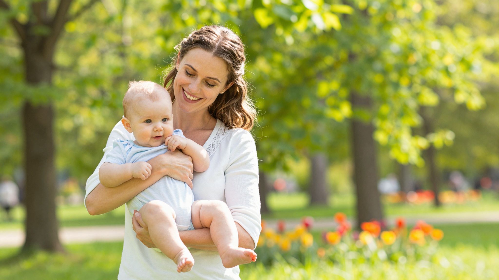 A babák tartása erősíti a szülő-gyermek kötődést.