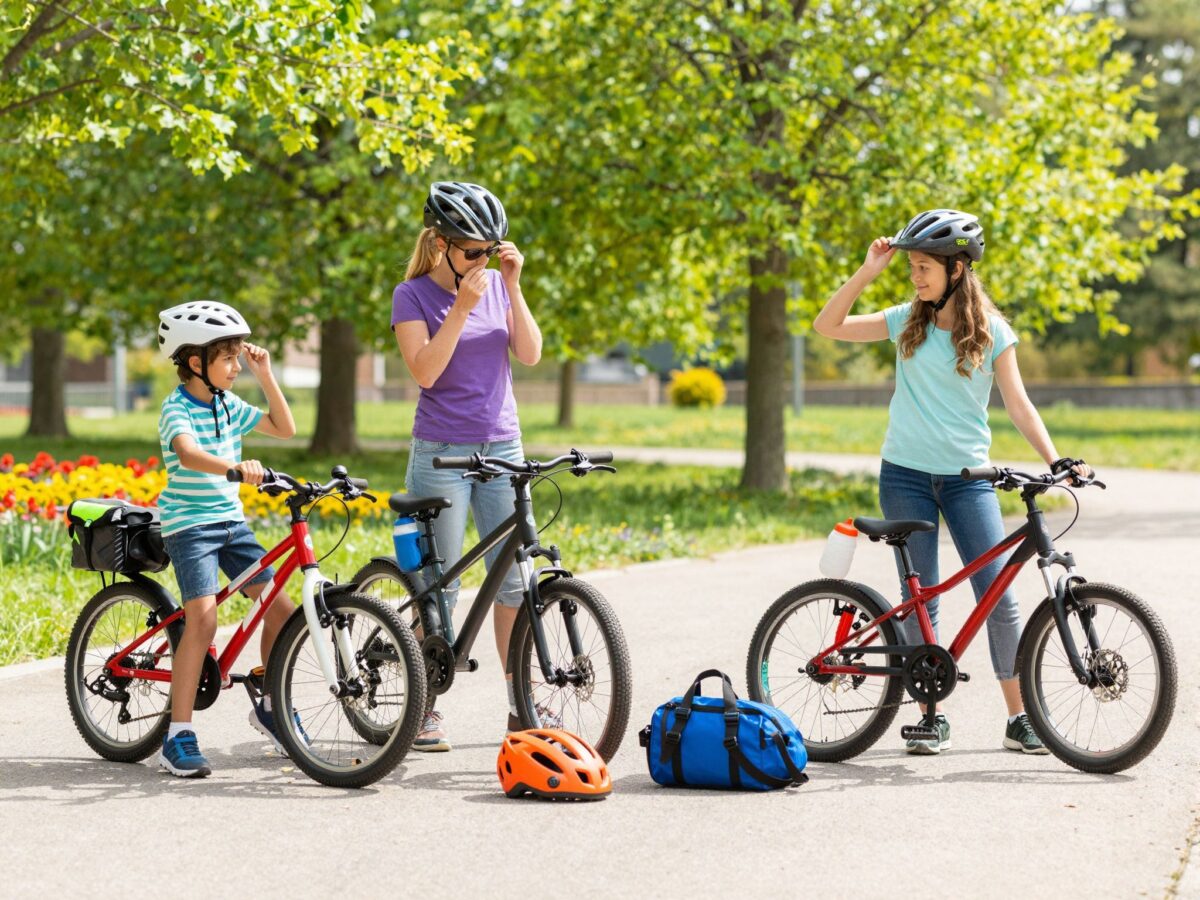 Kerékpártúra gyerekekkel: hogyan készülj fel és milyen felszerelésre lesz szükséged?