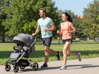 Hogyan fuss helyes technikával, ha babakocsit tolsz?