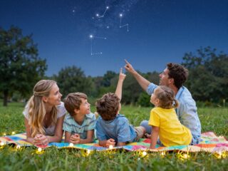 Hogyan szervezzünk felejthetetlen csillagnéző estet a gyerekeknek?