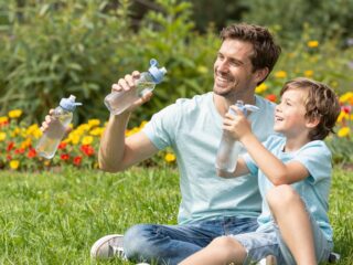 Mennyi vizet igyon egy felnőtt vagy egy gyerek? A túihidratálás elkerülése