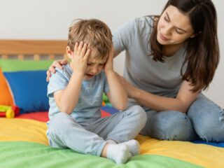 Nem csak a felnőttek betegsége: A migrén okai és kezelési lehetőségei gyerekeknél