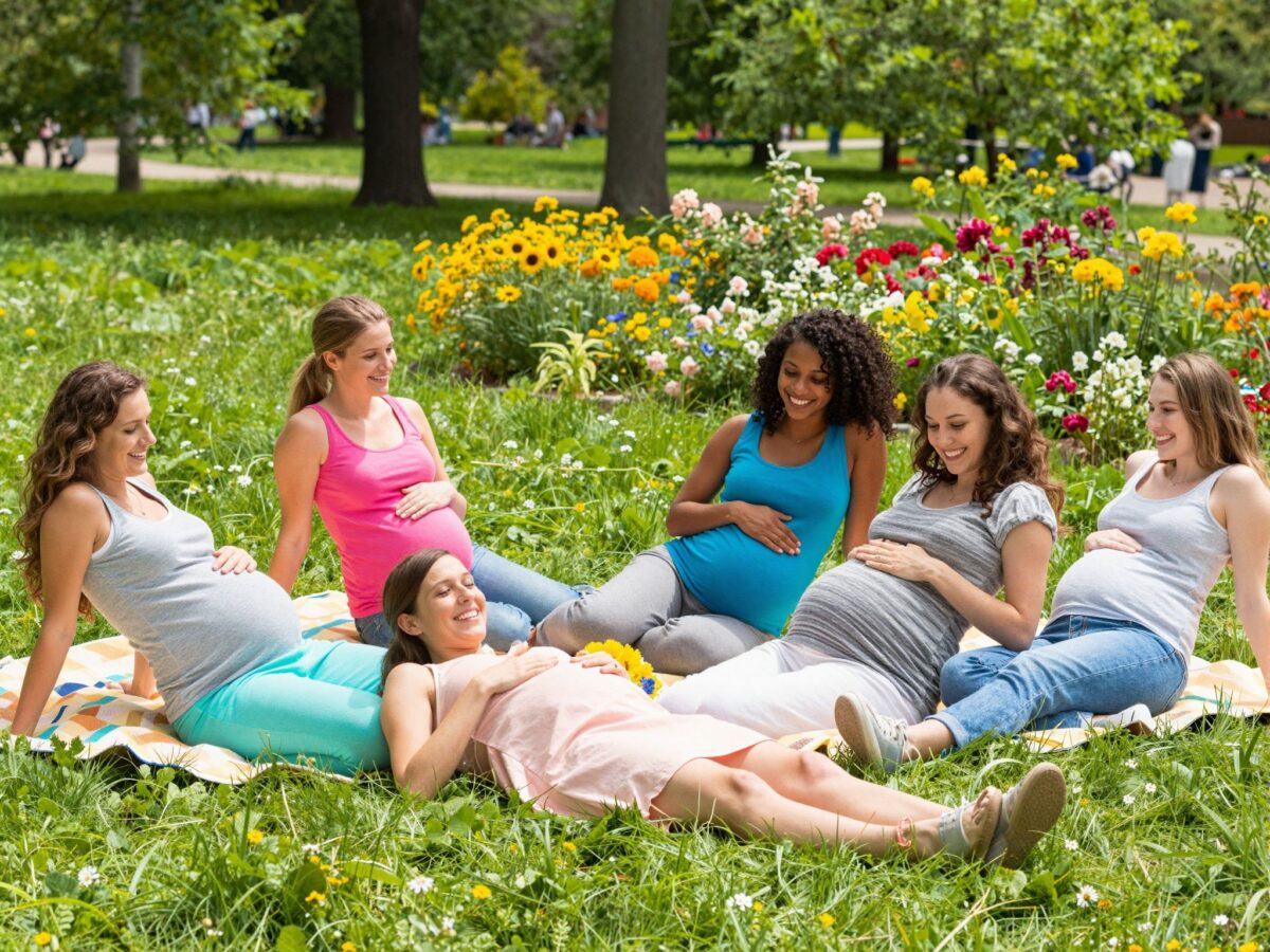 Pocakkal a nyárban: 7 meglepő ok, amiért szuper dolog nyáron terhesnek lenni