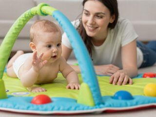 Csecsemőkori reflexek: a galant reflex és társai, amiket minden szülőnek ismernie kell