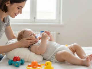 Hogyan használd helyesen az orrszívót, hogy ne kínozd feleslegesen a gyereket?