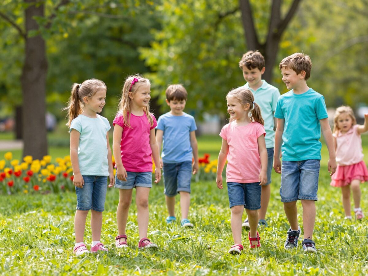 Ritka rokoni kapcsolat: egypetéjű ikertestvérek gyermekei unokatestvérek és féltestvérek egyszerre