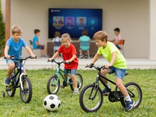 Hogyan hat a képernyőidő és a mozgáshiány a gyerekek fejlődésére?