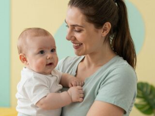 Mi az a tejkiütés és hogyan néz ki? Útmutató a babák bőrirritációjához