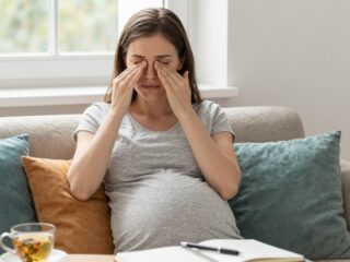 Száraz szem és homályos látás a várandósság alatt: praktikus tippek a kellemetlen tünetek enyhítésére