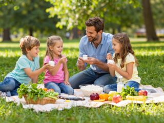 A kalciumon túl: ez a 4 vitamin elengedhetetlen a gyerekek egészséges csontjaiért