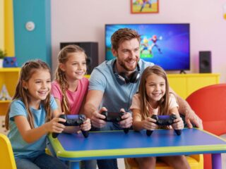 A legjobb fejlesztő játékok piciknek és nagyobbaknak: útmutató a játékválasztáshoz