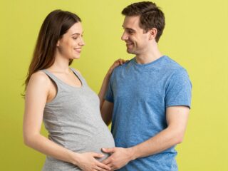 A párod is hízik és rosszul van? A férfi terhesség jelensége és pszichológiai háttere