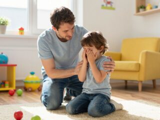 A varázsmondatok, amik működnek: hogyan kommunikáljunk hatékonyan a hisztiző gyerekkel?