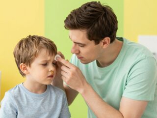 Mit jelent a sárga vagy zöld takony, és mikor kell orvoshoz fordulni?