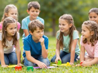 A lányok agya másképp működik? Pszichológiai különbségek a nemek között gyerekkorban
