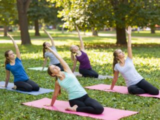 Jóga a test és a lélek harmóniájáért: önbizalom-erősítő gyakorlatok tiniknek