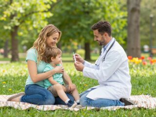 Mindent a kullancsencephalitis elleni oltásról: Kinek, mikor és miért ajánlott?