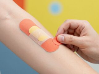 Leesik a sebtapasz? Ezzel az egyszerű módszerrel sokkal tartósabb lesz