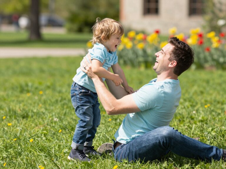 Mire mennénk apák nélkül? Gondolatok az apaság modern kihívásairól és örömeiről