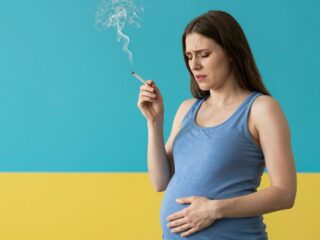 Nem csak károsítja, fájdalmat is okoz: a dohányzás sokkoló hatása a magzatra