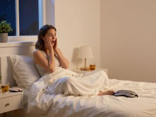 Gyakori éjszakai ébredés: lehetséges okok és megoldási stratégiák