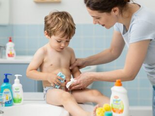 Hogyan tisztítsd a kisfiad nemi szervét? Részletes útmutató szülőknek