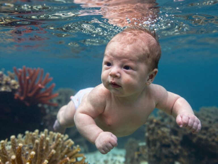 Újszülöttek Természetes Búvárképessége: Mi a Búvárreflex és Mikor Szűnik Meg?