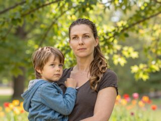 A túlterheltség ára: miért fenyegeti jobban a szív- és érrendszeri betegség az egyedülálló anyákat?