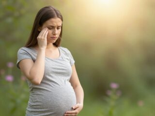 Agyköd a terhesség alatt: mikor kezdődik és mi okozza a koncentrációs zavarokat?