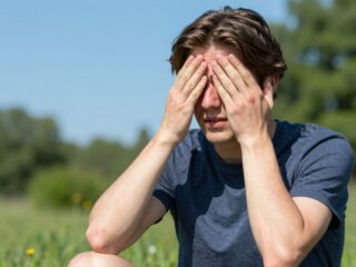 Hogyan ismerd fel a napallergiát? Tünetek és kezelési lehetőségek