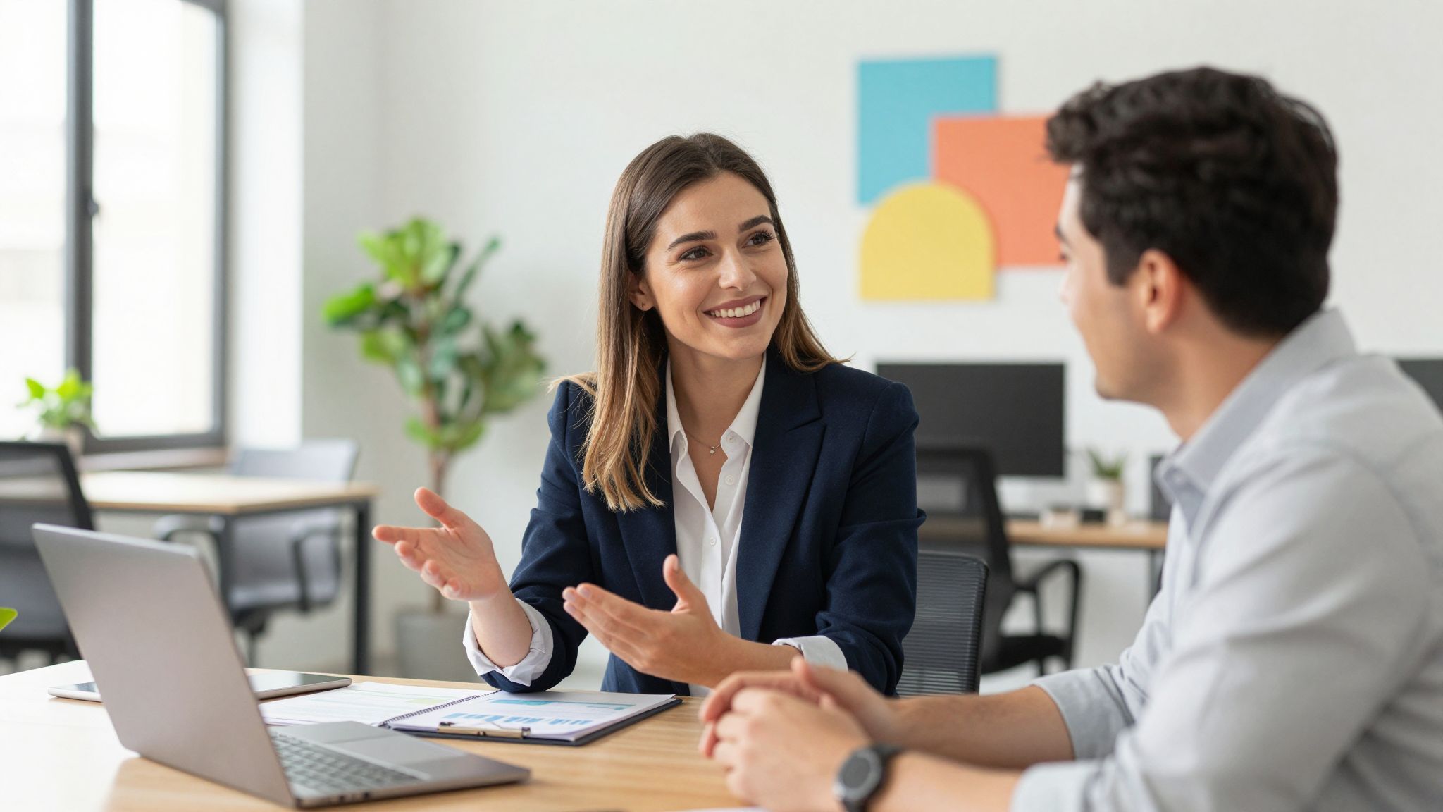 A hatékony kommunikáció kulcs a sikeres tárgyaláshoz.