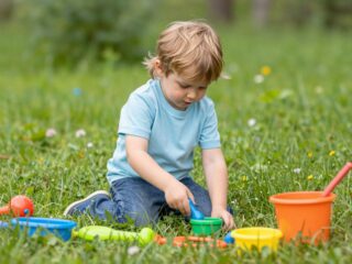 Mikroműanyagok a szervezetünkben: hogyan hatnak a gyerekek hormonrendszerére és idegrendszerére?