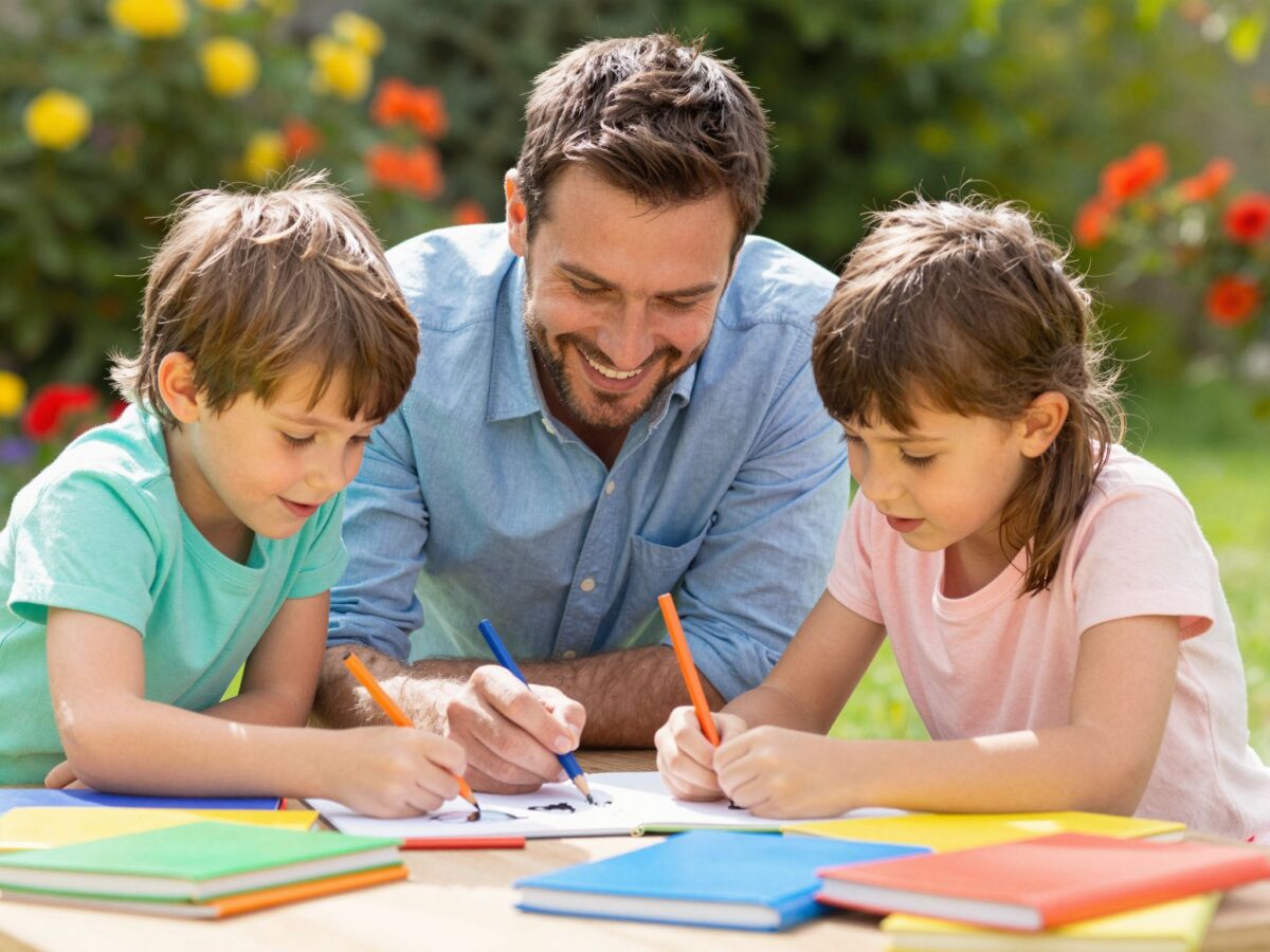 Egy apa kísérlete: így változtatta meg az életüket a francia nevelési modell