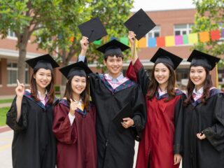 Gólyatábor helyett ballagás: így néztek ki a magyar sztárok az érettségi idején