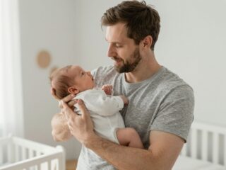 Nem csak az anyák kiváltsága: minden, amit az apák szülés utáni depressziójáról tudni kell