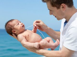 Tiszta víz és levegő: ez a két dolog elég a köldökcsonk szakszerű kezeléséhez