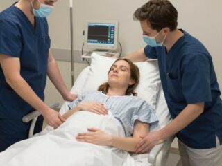 A szülési fájdalom természete: miért nem kell mindenáron hősnek lenned?