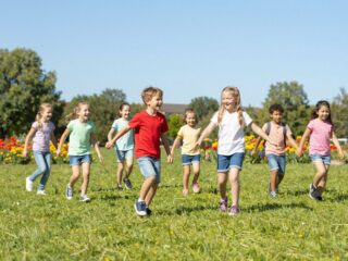 Engedd, hogy mozogjon: A szabad játék és a tánc pozitív hatásai a gyerekekre