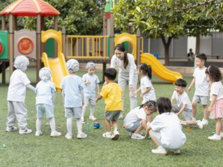 Fejlesztés vagy szabad játék: mi a legjobb a gyereknek?