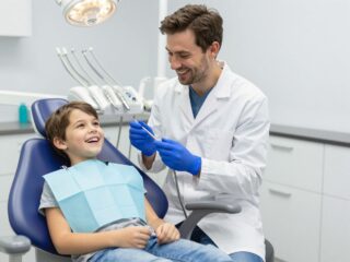 Hogyan vedd rá a gyereket a rendszeres fogorvosi ellenőrzésre?