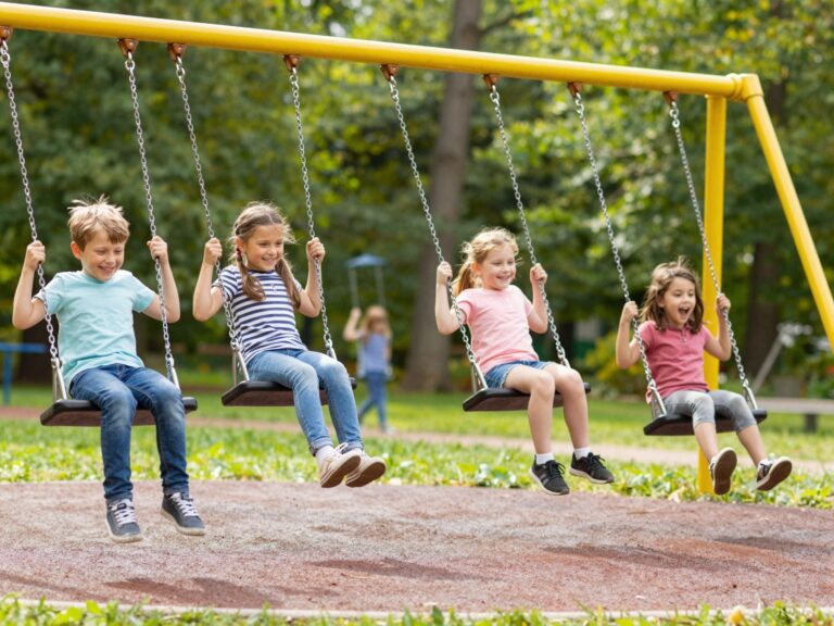 A hintázás jótékony hatásai a gyerekekre: több, mint egyszerű játék