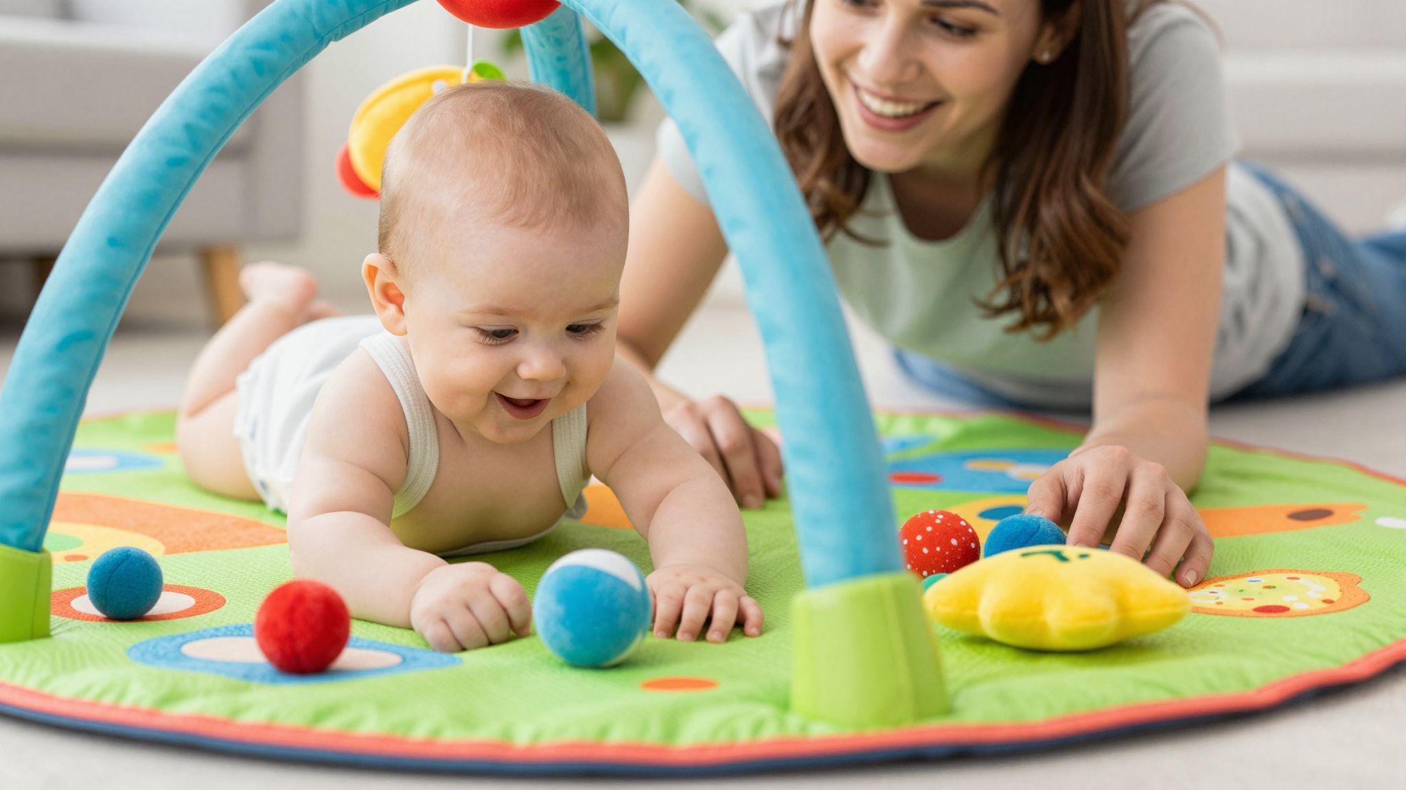 A hasra fektetés erősíti a baba nyak- és hátizmát.