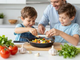 Hogyan add a fokhagymát a gyereknek, hogy szeresse? Tippek és receptek a szuper-élelmiszer becsempészésére