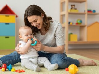 Teendők listája, ha a baba fogzik: az első lépésektől a végső megoldásig